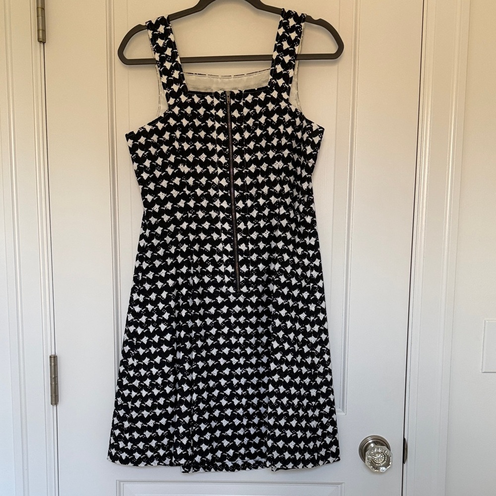 Theory Elexis Fit and Flare Navy and White Eyelet Dress with pockets - Picture 5 of 5